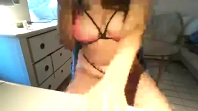 Snapshot of Sandrababe1010 chatting on July 4, 6:03 pm Sandrababe1010 online show from July 4, 6:03 pm