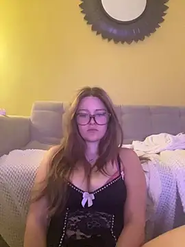 Snapshot of cherryrosealiee chatting on April 23, 12:51 pm cherryrosealiee online show from April 23, 12:51 pm