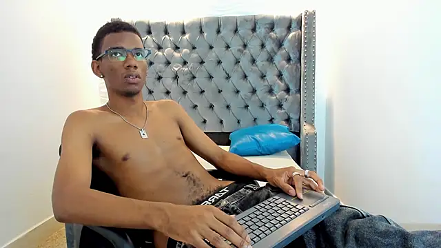 nero reyd online show from November 18, 7:07 pm