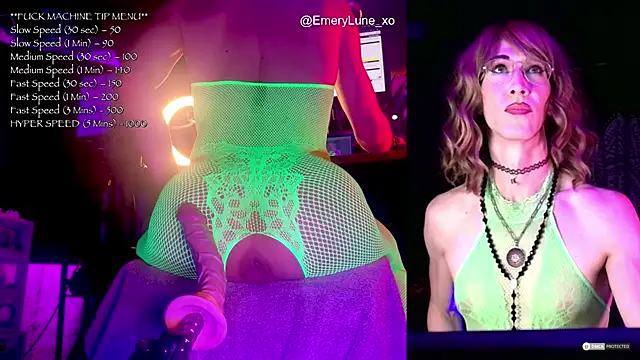 EmeryLune xo online show from October 22, 4:02 am