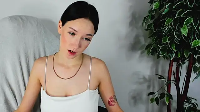 EileenMoores online show from September 20, 6:36 am