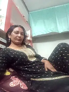 Snapshot of ZIVAA chatting on January 6, 5:22 am ZIVAA online show from January 6, 5:22 am