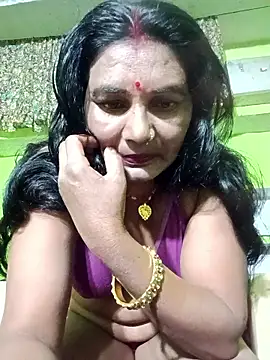 Snapshot of ZIVAA chatting on February 19, 6:48 pm ZIVAA online show from February 19, 6:48 pm