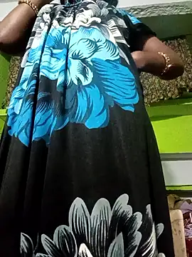 Snapshot of ZIVAA chatting on February 24, 4:32 am ZIVAA online show from February 24, 4:32 am