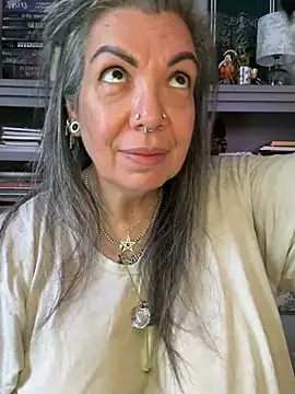 dieseldame1313 online show from July 30, 2:16 pm