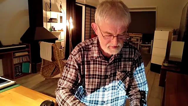 Snapshot of ewaldwillems99 chatting on November 24, 7:57 pm ewaldwillems99 online show from November 24, 7:57 pm