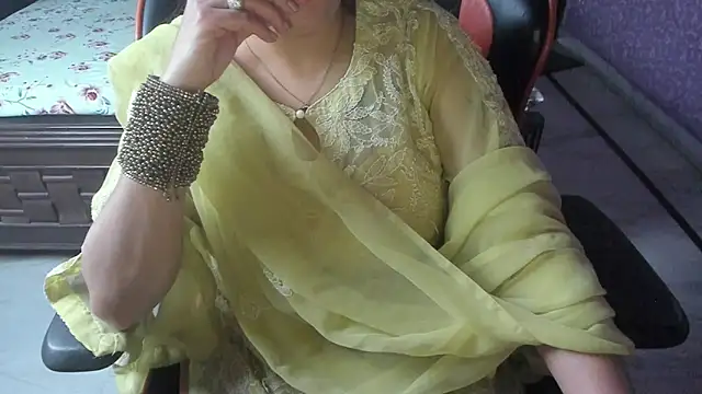 ShylaGill online show from December 2, 10:53 am