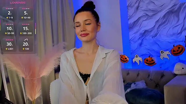 Snapshot of Aria_Mila chatting on October 27, 3:10 am Aria Mila online show from October 27, 3:10 am