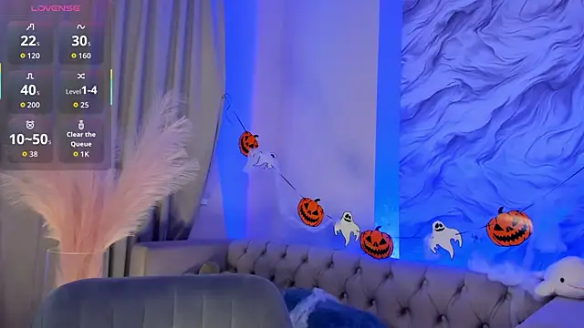 Snapshot of Aria_Mila chatting on October 30, 11:33 am Aria Mila online show from October 30, 11:33 am