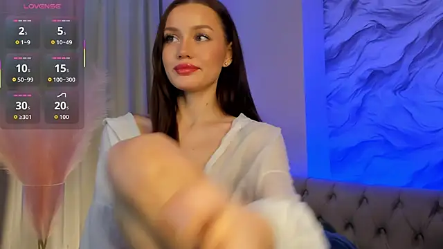 Snapshot of Aria_Mila chatting on November 13, 11:20 am Aria Mila online show from November 13, 11:20 am