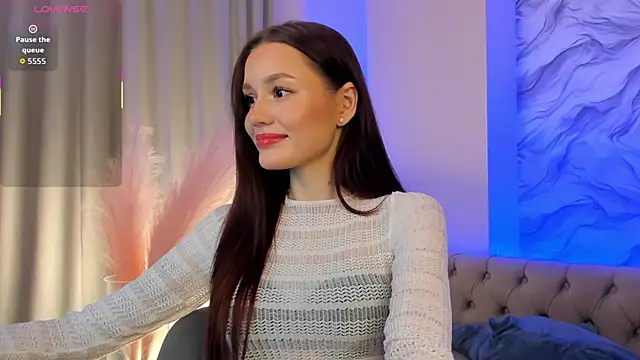 Snapshot of Aria_Mila chatting on November 20, 3:07 am Aria Mila online show from November 20, 3:07 am