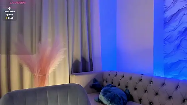 Snapshot of Aria_Mila chatting on November 23, 11:32 am Aria Mila online show from November 23, 11:32 am