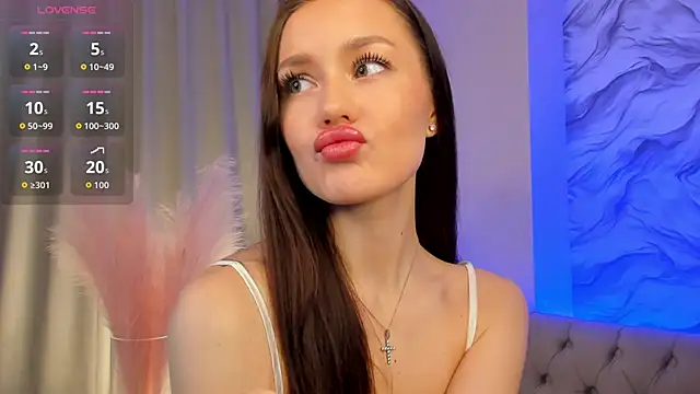 Snapshot of Aria_Mila chatting on November 28, 11:46 am Aria Mila online show from November 28, 11:46 am