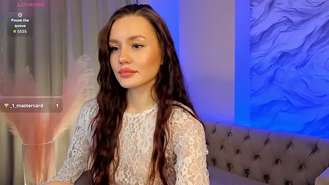 Snapshot of Aria_Mila chatting on November 29, 11:35 am Aria Mila online show from November 29, 11:35 am