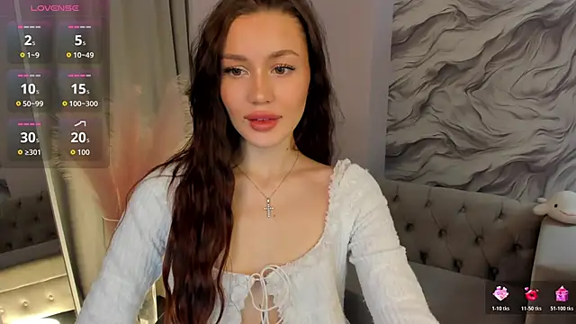 Snapshot of Aria_Mila chatting on December 3, 11:30 am Aria Mila online show from December 3, 11:30 am