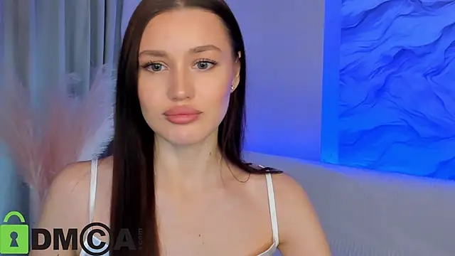 Snapshot of Aria_Mila chatting on December 14, 11:26 am Aria Mila online show from December 14, 11:26 am