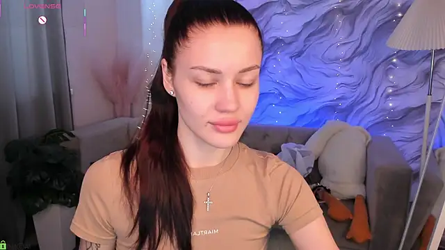 Snapshot of Aria_Mila chatting on May 10, 3:01 am Aria Mila online show from May 10, 3:01 am