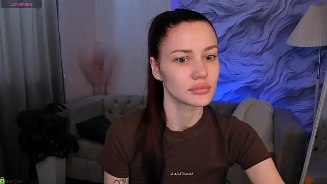 Snapshot of Aria_Mila chatting on May 12, 3:03 am Aria Mila online show from May 12, 3:03 am