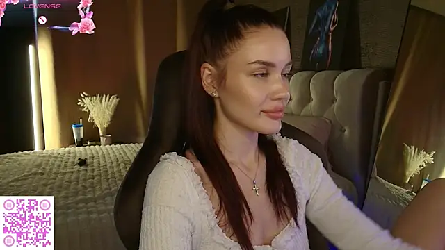 Snapshot of Aria_Mila chatting on August 9, 1:27 pm Aria Mila online show from August 9, 1:27 pm