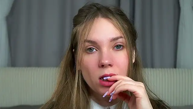 KarriBrownd online show from November 17, 1:11 am