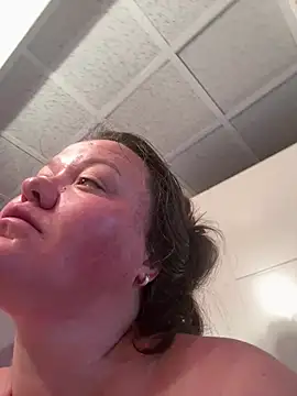 SunnyLeila2101 online show from July 14, 3:33 am