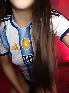 Snapshot of Maia_0 chatting on June 15, 10:34 pm Maia 0 online show from June 15, 10:34 pm