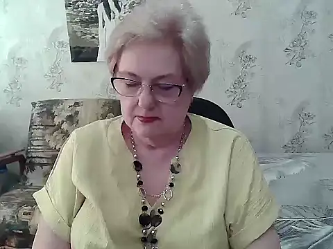 Snapshot of Renata62011 chatting on May 21, 11:28 am Renata62011 online show from May 21, 11:28 am