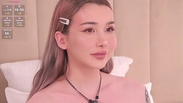 Snapshot of Nesolla chatting on December 15, 7:29 pm Nesolla online show from December 15, 7:29 pm