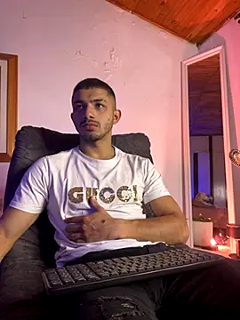 ArturoCardona  online show from November 26, 11:39 pm