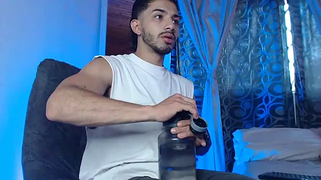 Snapshot of ArturoCardona_ chatting on May 10, 9:09 pm ArturoCardona online show from May 10, 9:09 pm