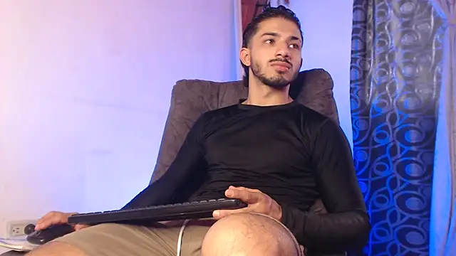 Snapshot of ArturoCardona_ chatting on May 15, 9:55 pm ArturoCardona online show from May 15, 9:55 pm