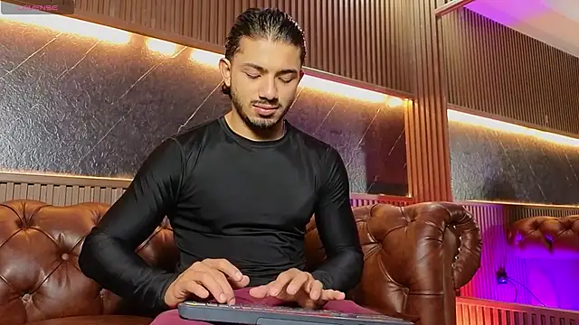 Snapshot of ArturoCardona_ chatting on July 25, 1:41 pm ArturoCardona online show from July 25, 1:41 pm