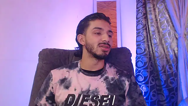 Snapshot of ArturoCardona_ chatting on July 30, 10:20 pm ArturoCardona online show from July 30, 10:20 pm