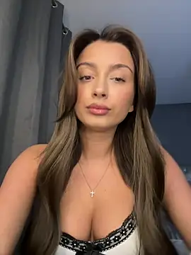 Snapshot of ellariverss chatting on May 21, 2:18 am ellariverss online show from May 21, 2:18 am