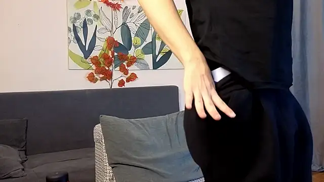 Snapshot of nudetension1 chatting on November 4, 7:18 am nudetension1 online show from November 4, 7:18 am