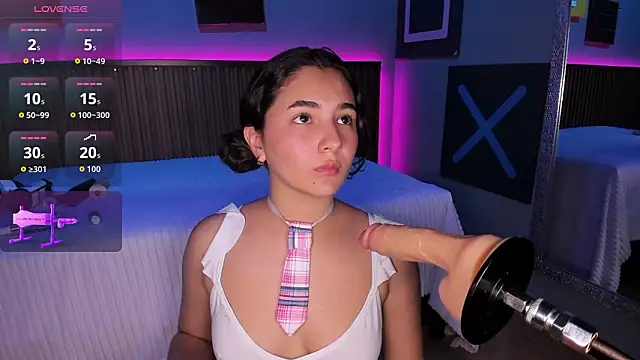 Zoe Ruiiz online show from March 14, 1:55 am