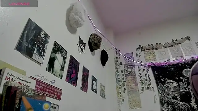 Snapshot of GothKitten666 chatting on June 19, 2:49 am GothKitten666 online show from June 19, 2:49 am
