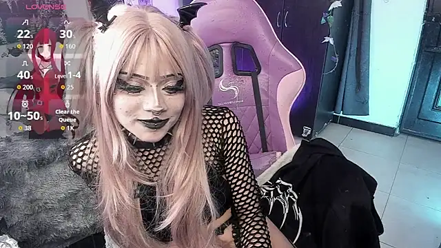 Snapshot of GothKitten666 chatting on July 29, 3:48 am GothKitten666 online show from July 29, 3:48 am