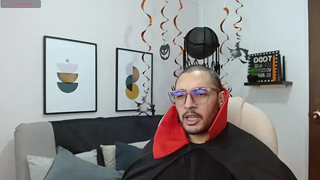   Damian    online show from October 31, 11:28 pm