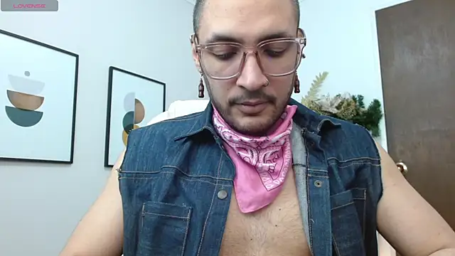   Damian    online show from November 25, 12:43 am