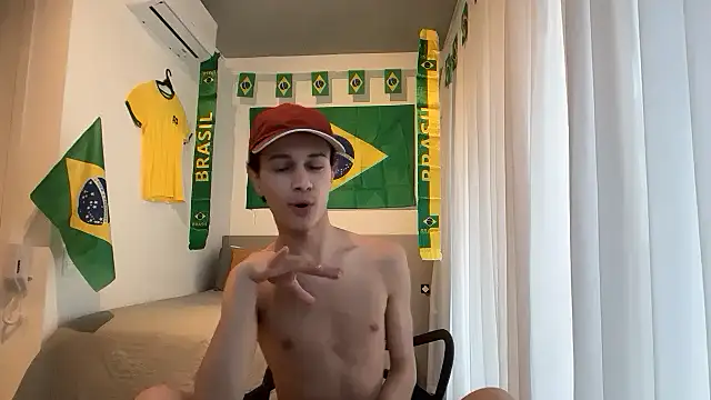 Snapshot of holydirt_luxeno1 chatting on June 13, 7:12 pm holydirt luxeno1 online show from June 13, 7:12 pm