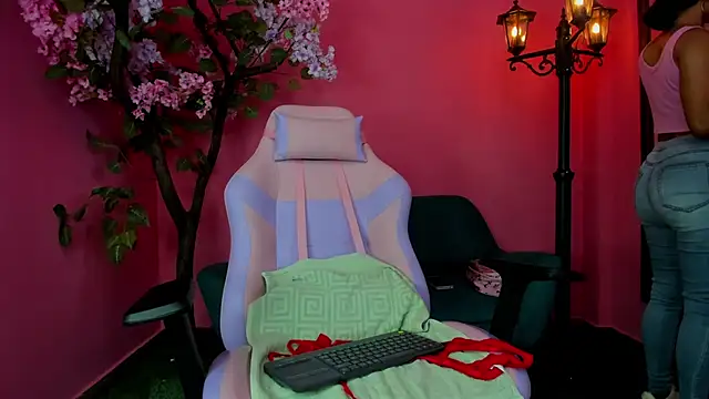 VenusBlazer online show from March 6, 1:51 pm