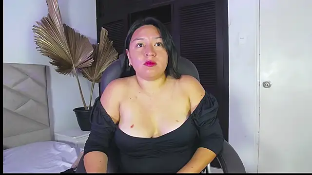 BellaRoux1 online show from March 4, 12:00 pm