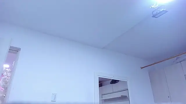 LilyWhitney online show from May 8, 3:56 am
