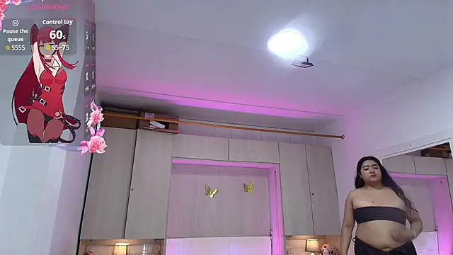 LilyWhitney online show from July 10, 4:17 am