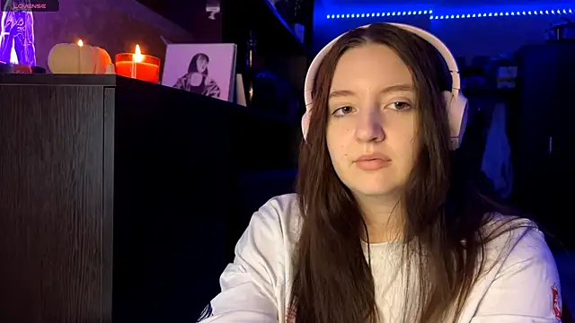 LauretteRagar online show from October 28, 6:10 pm