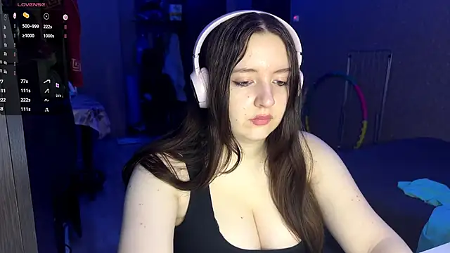 LauretteRagar online show from November 5, 5:24 pm