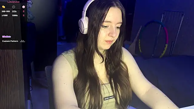 LauretteRagar online show from November 7, 5:35 pm