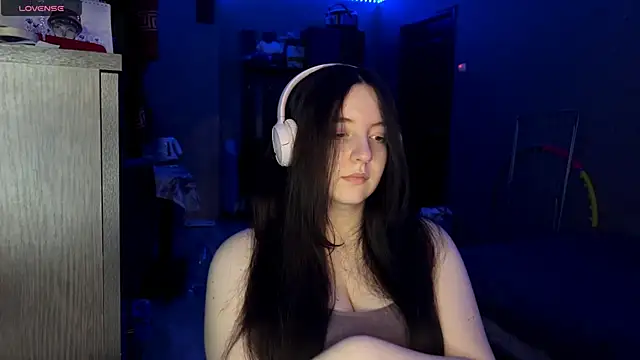 LauretteRagar online show from December 17, 5:08 pm