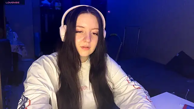 LauretteRagar online show from December 19, 5:42 pm